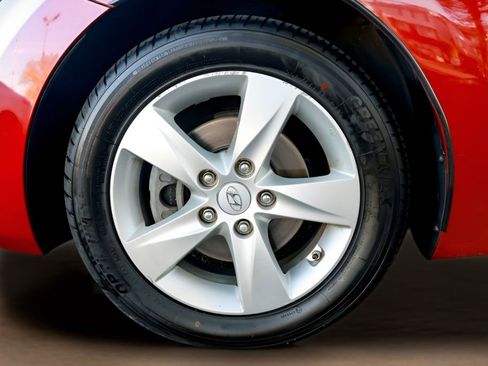 Used 2013 Hyundai Elantra GLS w/ Preferred Pkg FWD image 19