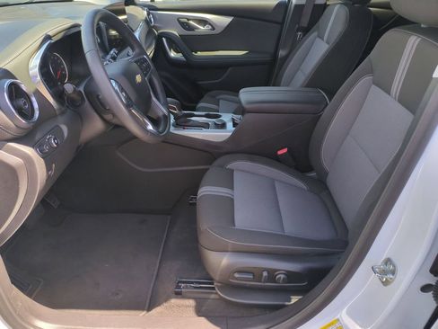 Used 2025 Chevrolet Blazer LT AWD/4WD image 19