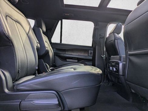 Used 2021 Ford Expedition Limited image 22
