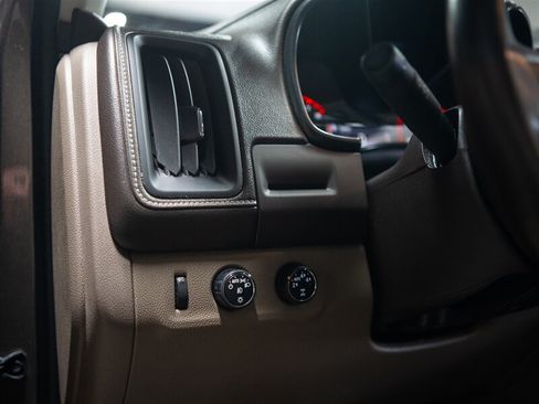 Used 2016 GMC Canyon SLT w/ Driver Alert Package AWD/4WD image 29