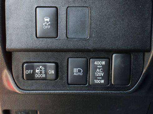 Used 2022 Toyota Tacoma TRD Sport image 19