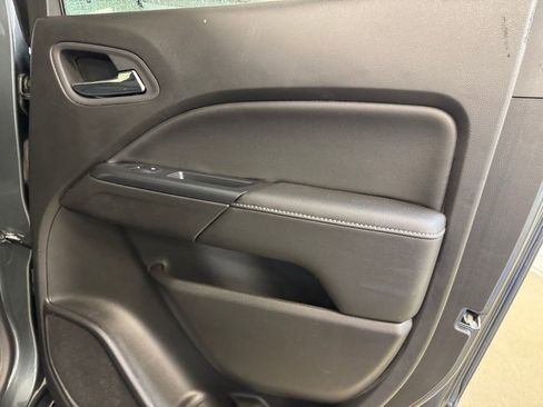 Used 2016 GMC Canyon SLE image 25