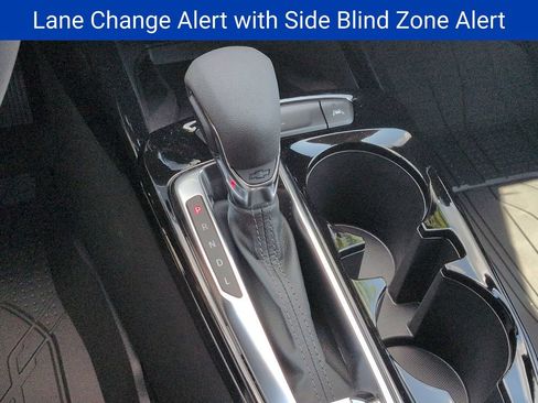 New 2026 Chevrolet Trax LT w/ Sunroof Package FWD image 19