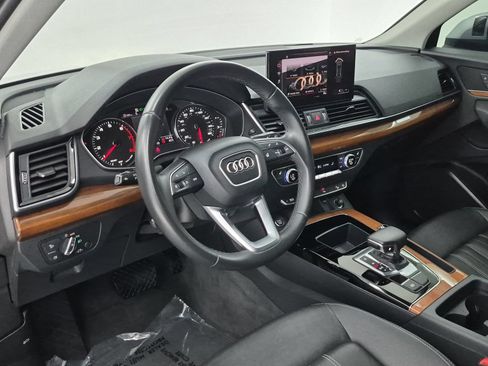Used 2023 Audi Q5 2.0T Premium w/ Convenience Package AWD/4WD image 4