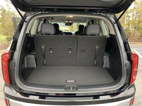 Used 2023 Kia Telluride S image 34