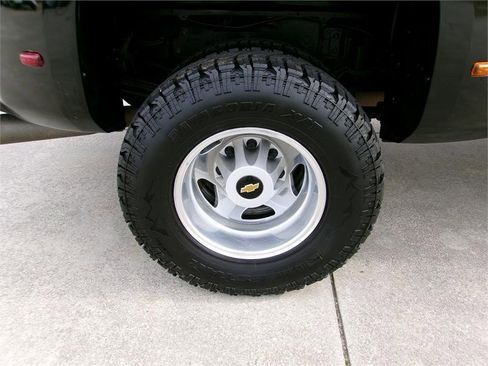 Used 2019 Chevrolet Silverado 3500 High Country w/ Duramax Plus Package image 11