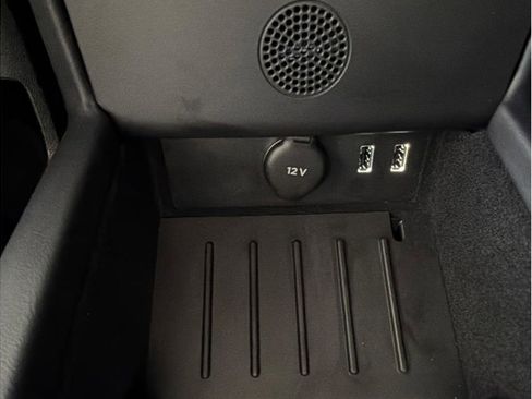 Used 2018 Tesla Model X 75D image 30