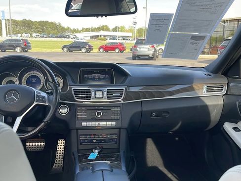 Used 2016 Mercedes-Benz E 350 Sedan image 17