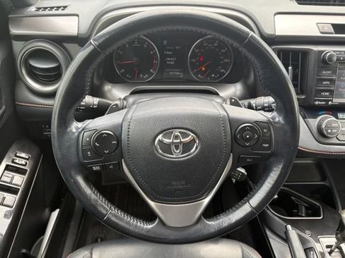 Used 2018 Toyota RAV4 SE w/ All Weather Liner Package AWD/4WD image 24