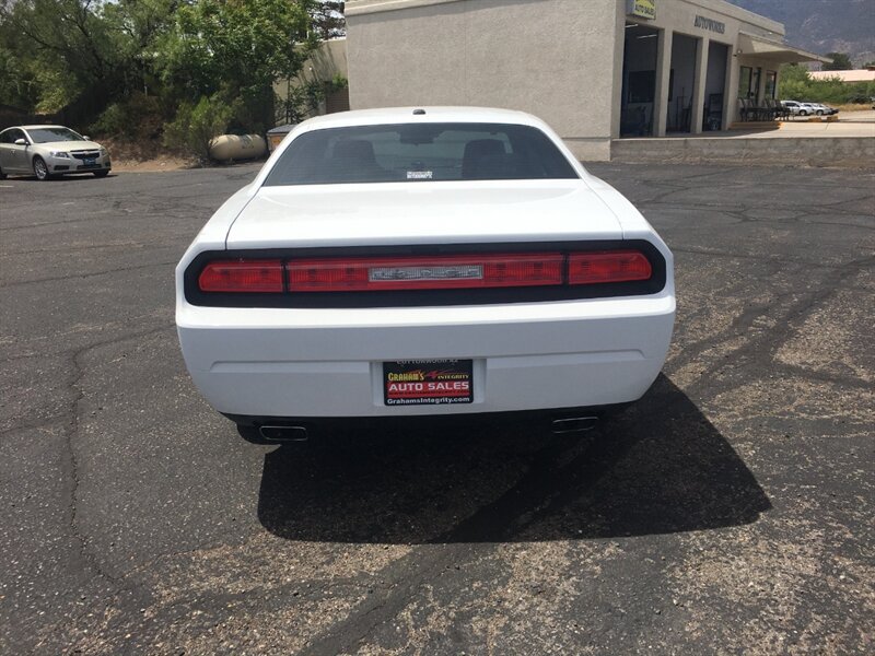 Used 2013 Dodge Challenger SXT RWD image 4