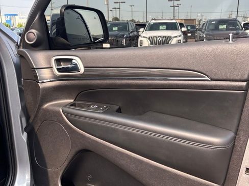 Used 2021 Jeep Grand Cherokee Limited AWD/4WD image 33