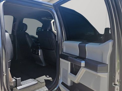 Used 2018 Ford F250 XLT w/ XLT Premium Package AWD/4WD image 16