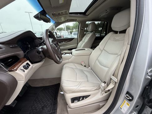Used 2016 Cadillac Escalade Luxury RWD image 27