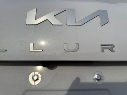 New 2025 Kia Telluride S image 17