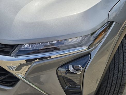 New 2026 Chevrolet Trax LS w/ LS Convenience Package FWD image 11