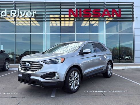 Used 2024 Ford Edge Titanium image 1