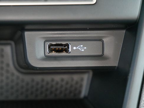 Used 2016 Volkswagen Tiguan S image 33