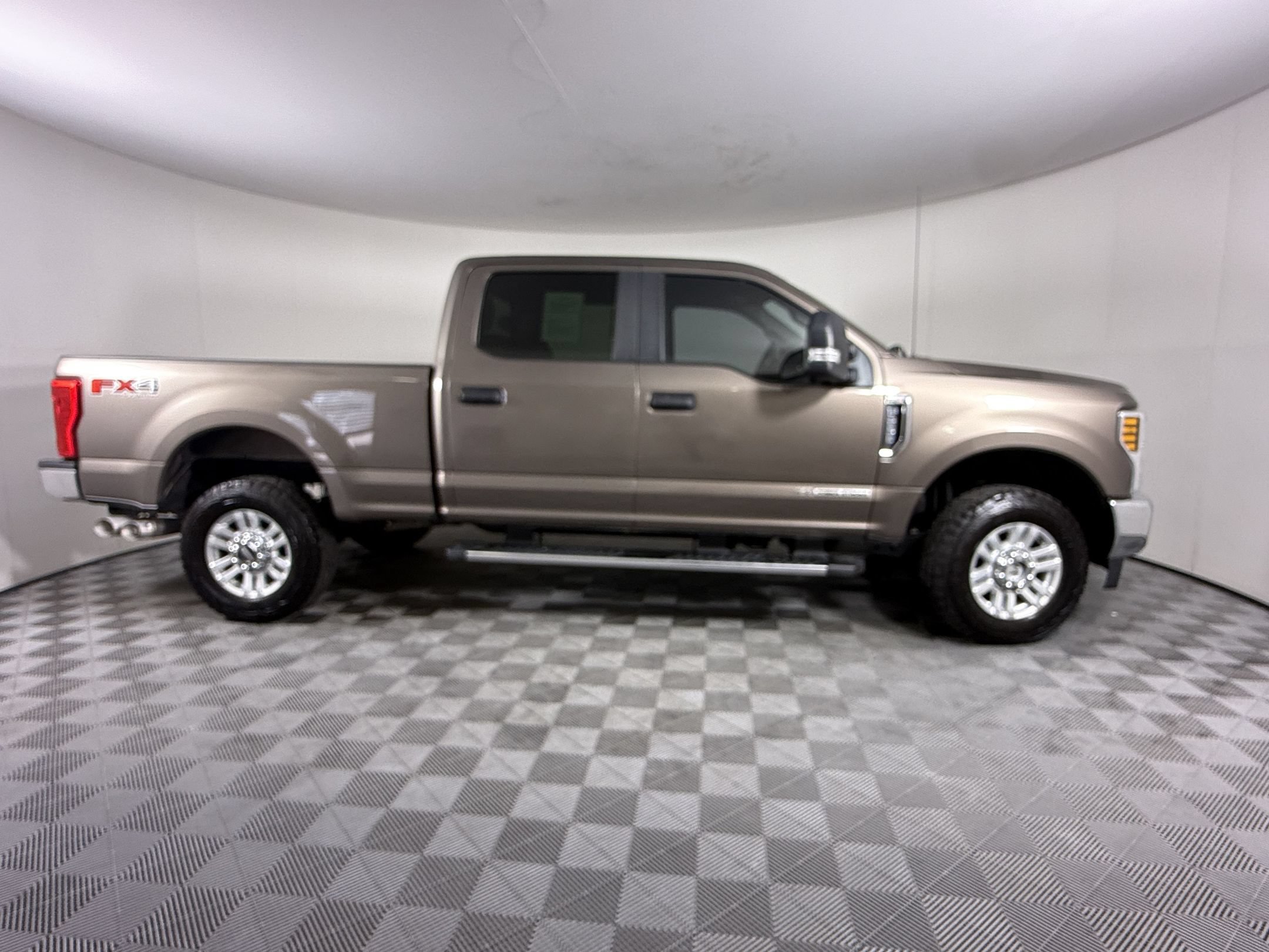 Used 2019 Ford F250 XL w/ STX Appearance Package AWD/4WD image 8
