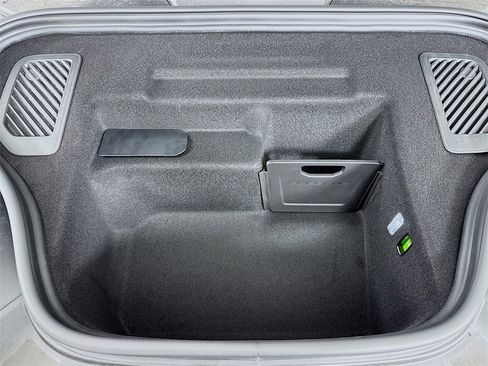 New 2025 Porsche Macan Electric image 31