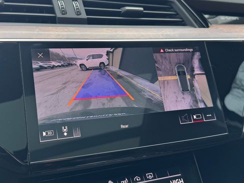 Used 2019 Audi e-tron Premium Plus image 65