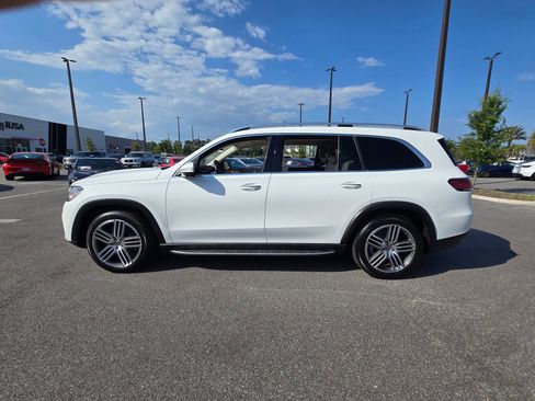 Used 2021 Mercedes-Benz GLS 450 4MATIC image 2