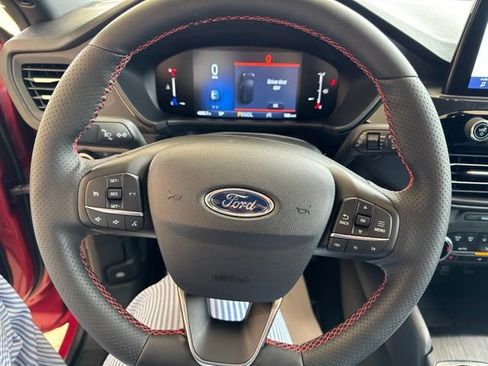Used 2025 Ford Escape ST-Line w/ Cold Weather Package AWD/4WD image 17
