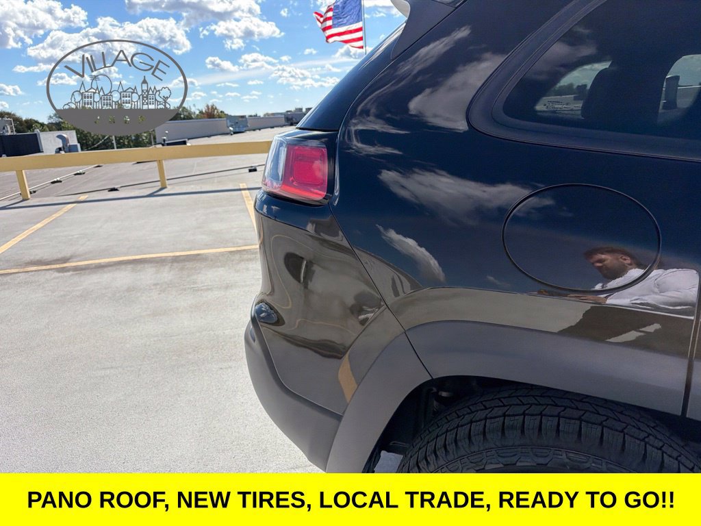 Used 2022 Jeep Cherokee Latitude w/ Sun & Sound Group AWD/4WD image 23