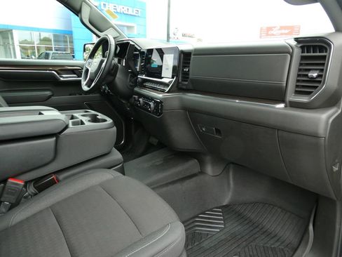 Certified 2024 Chevrolet Silverado 1500 LT w/ Z71 Off-Road Package AWD/4WD image 15