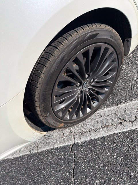 Used 2016 Toyota Avalon Touring FWD image 7