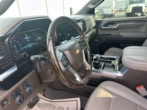 Used 2024 Chevrolet Silverado 1500 LTZ AWD/4WD image 12