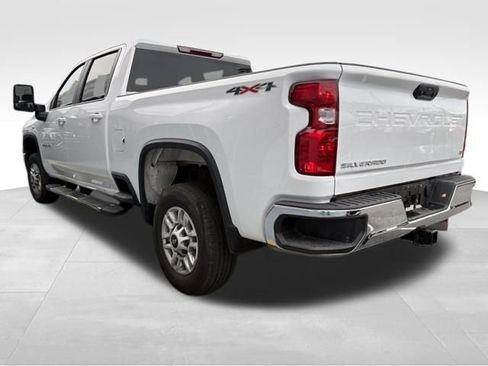 Used 2025 Chevrolet Silverado 2500 LT w/ Convenience Package image 8