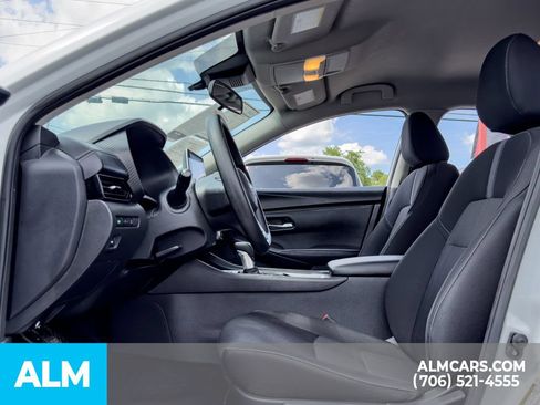 Used 2024 Nissan Sentra SV FWD image 11