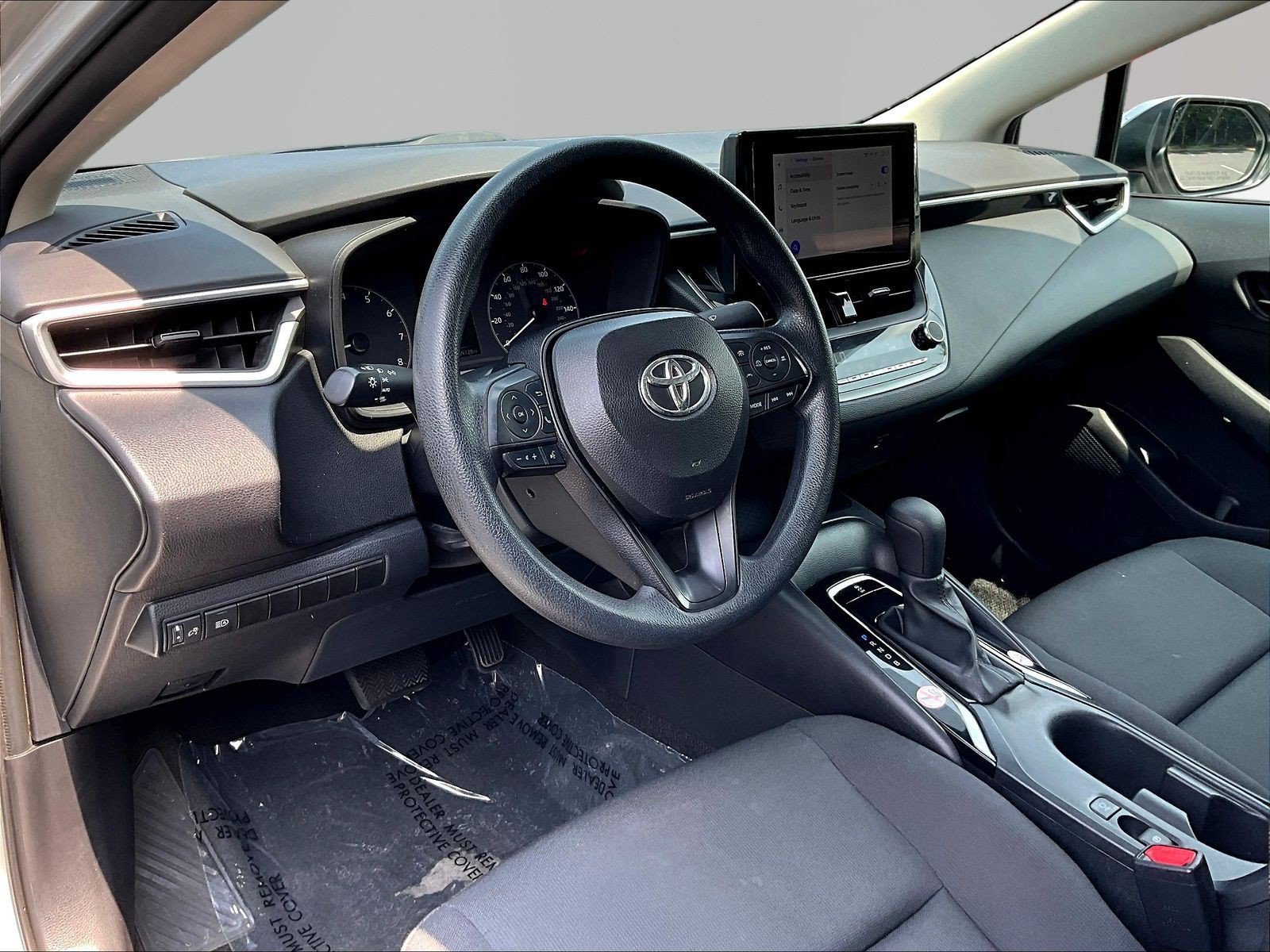 Used 2024 Toyota Corolla LE FWD image 17