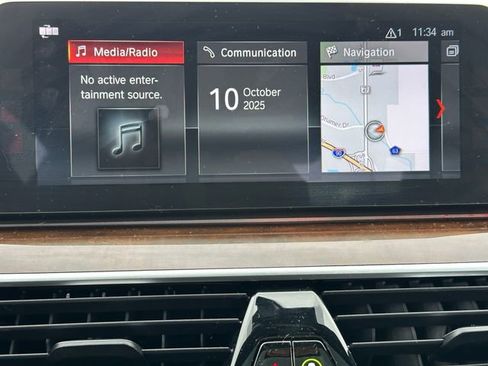 Used 2018 BMW 530i xDrive image 22