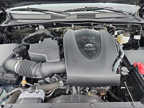 Used 2022 Toyota Tacoma SR5 image 30