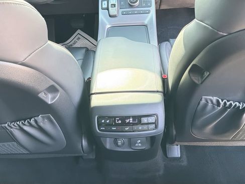 Used 2024 Hyundai Palisade Calligraphy FWD image 18