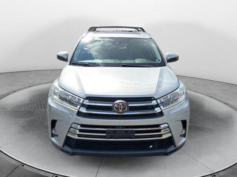 Used 2019 Toyota Highlander Limited Platinum AWD/4WD image 2