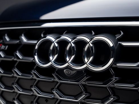 Used 2024 Audi S8 image 12