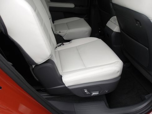 Certified 2025 Hyundai Santa Fe Calligraphy image 11