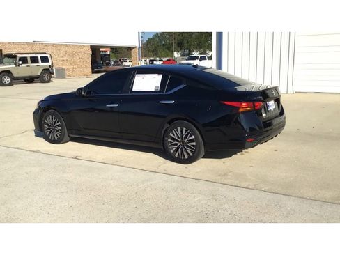 Used 2024 Nissan Altima 2.5 SV image 6