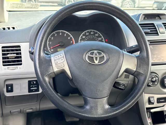 Used 2013 Toyota Corolla LE FWD image 18