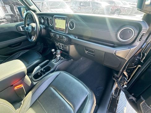 Used 2022 Jeep Wrangler Unlimited Sahara image 33