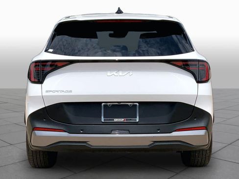 Certified 2026 Kia Sportage EX FWD image 9