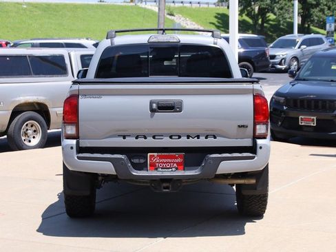 Used 2019 Toyota Tacoma TRD Sport w/ Technology Package AWD/4WD image 6