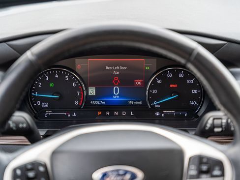 Used 2023 Ford Explorer Limited w/ Equipment Group 301A RWD image 25