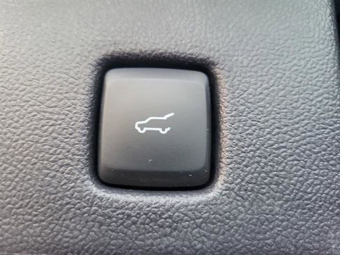 Used 2021 Ford Escape SE w/ SE Sport Appearance Package image 30