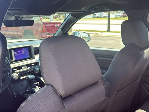 Used 2024 Toyota Tacoma SR5 AWD/4WD image 18