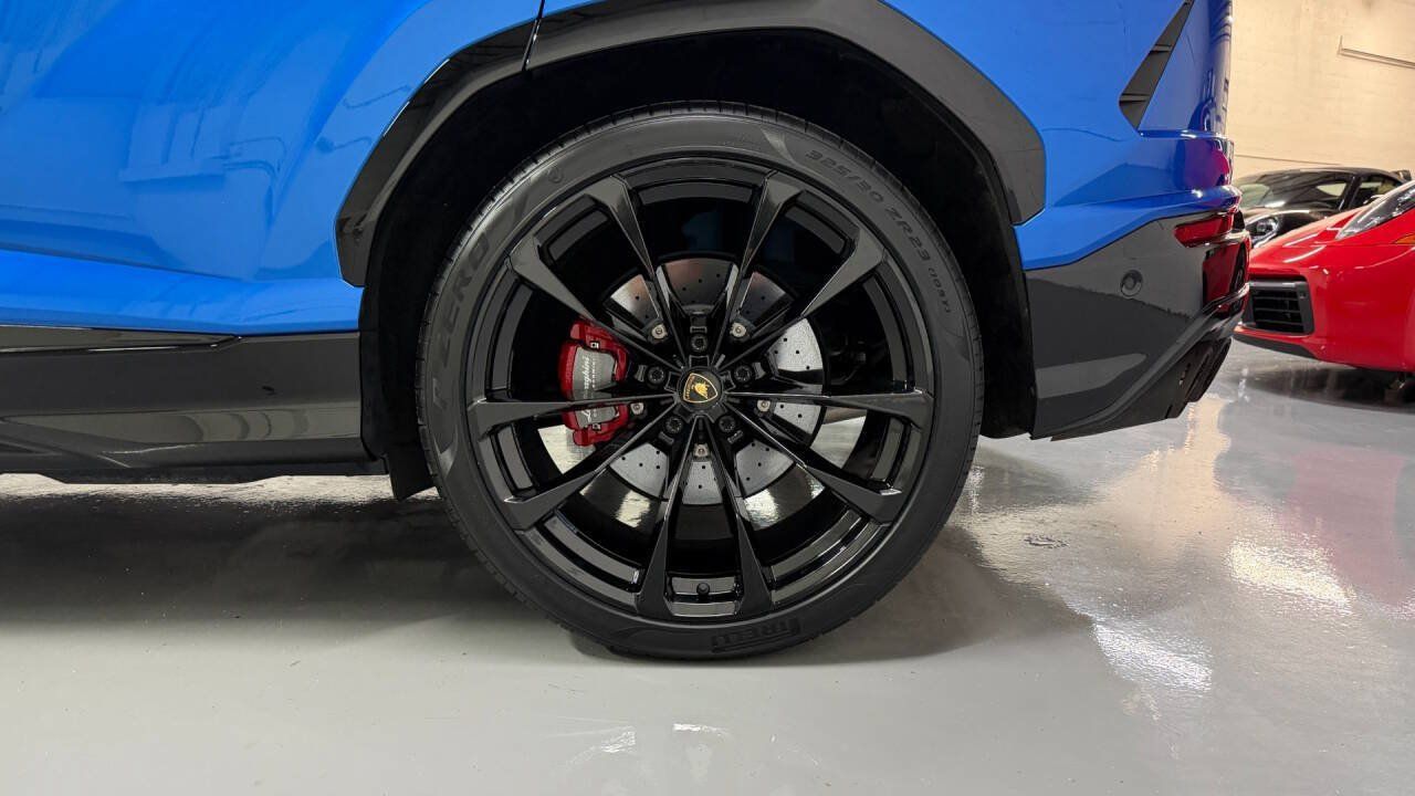 Used 2021 Lamborghini Urus AWD/4WD image 35