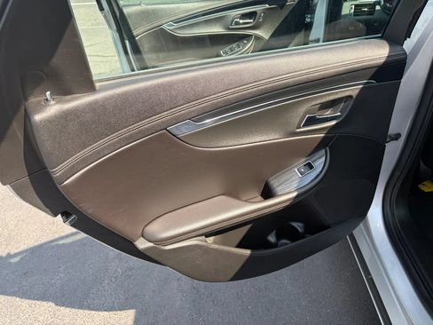 Used 2019 Chevrolet Impala LT FWD image 22