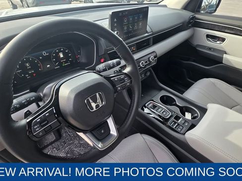 Used 2025 Honda Pilot Elite image 12
